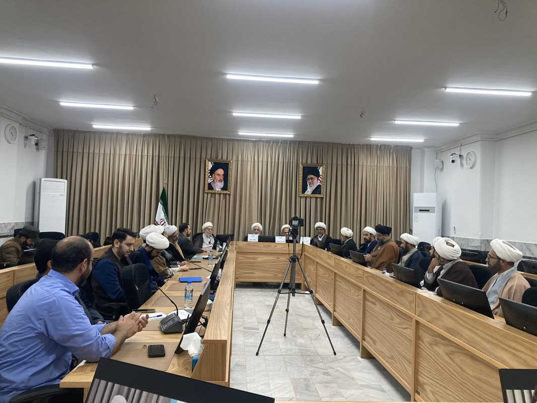 گزارش تصویری نشست تخصصی نجوم و احکام شرعی در قطبین