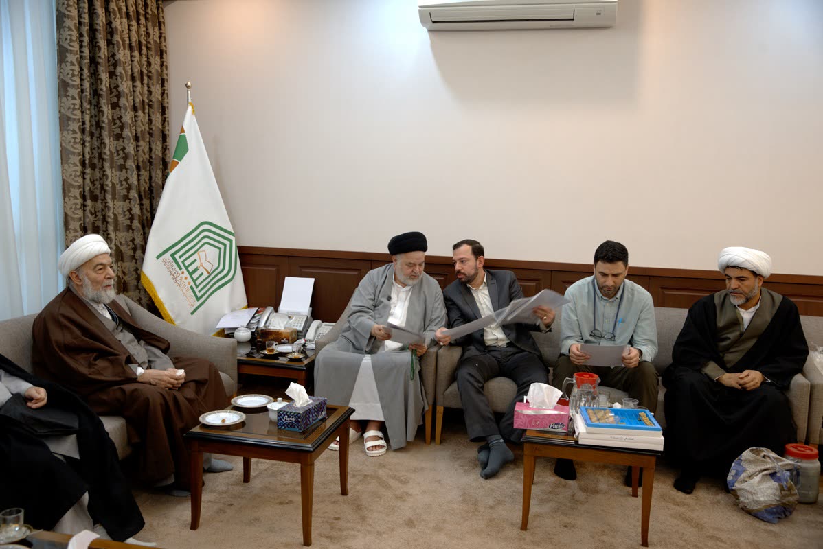 گزارش تصویری دیدار مدیران و اعضای مرکز مطالعات و پژوهش‌های فلکی ـ نجومی با حجت‌الاسلام والمسلمین سید جواد شهرستانی 