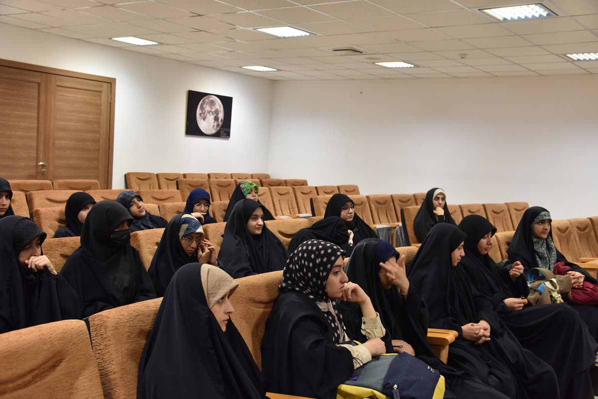 گزارش تصویری بازدیددانش‌آموزان دبیرستان غیردولتی هدا